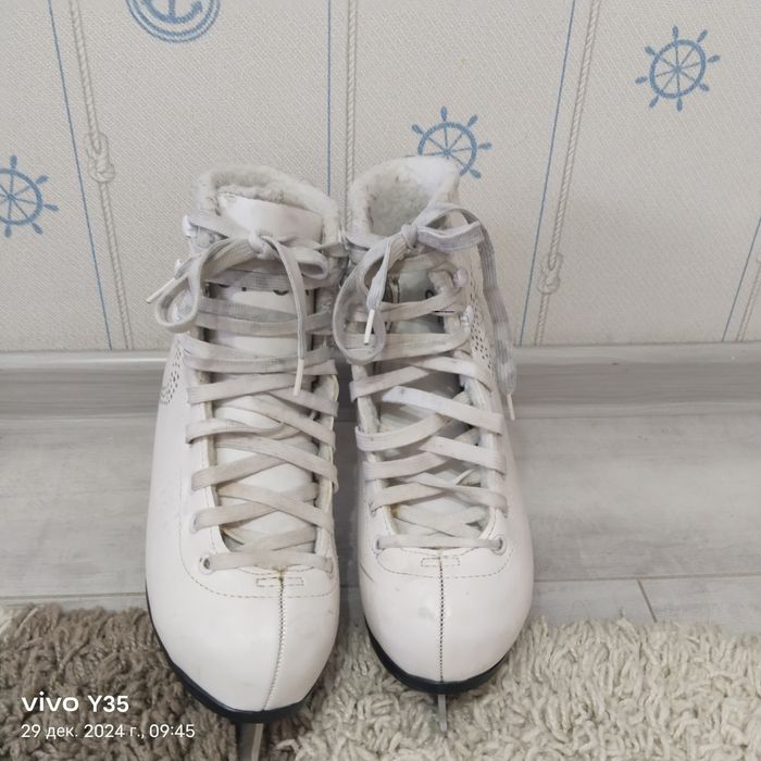 Коньки фигурные 36 размер