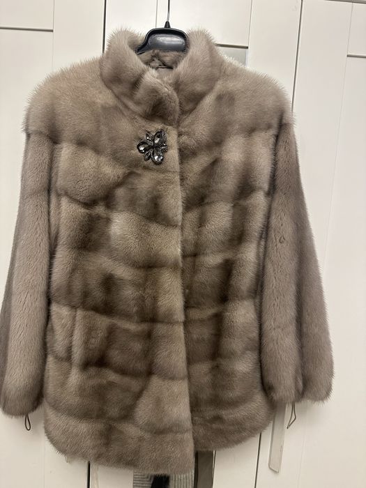 Продам шубу новая