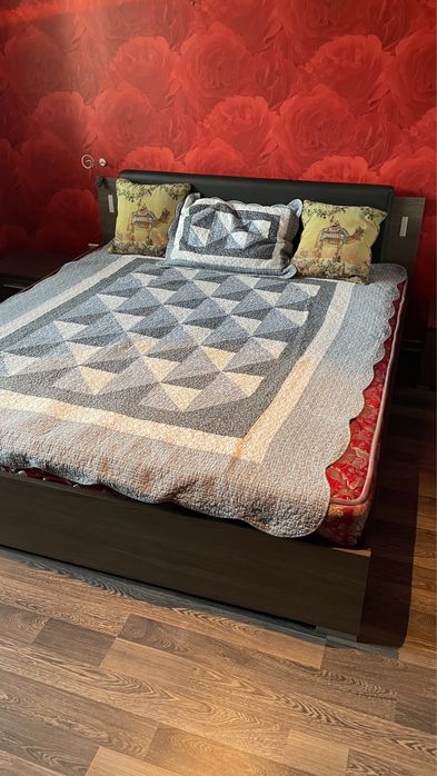 Отличный спальный гарнитур!