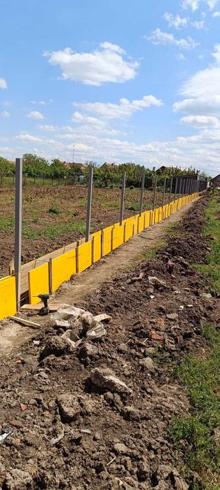 Executam garduri plasa bordurata, 
bolțari, cărămidă aparentă, placi.