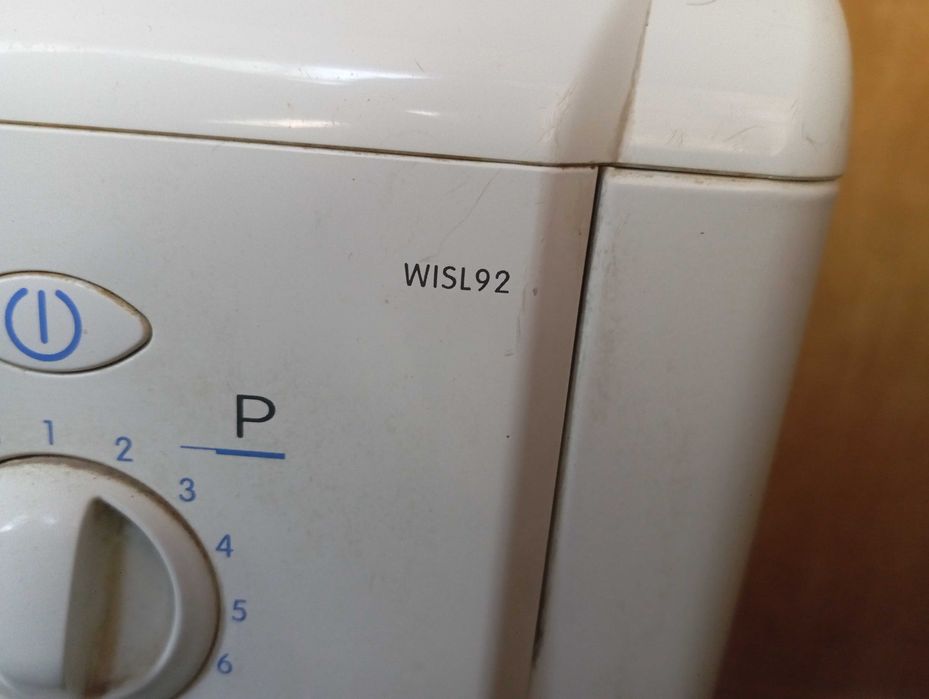 Стиральные машины Indesit WISL 92 и WIUN32