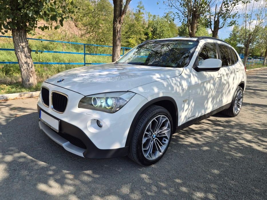 BMW X1 2011 — imagine 2