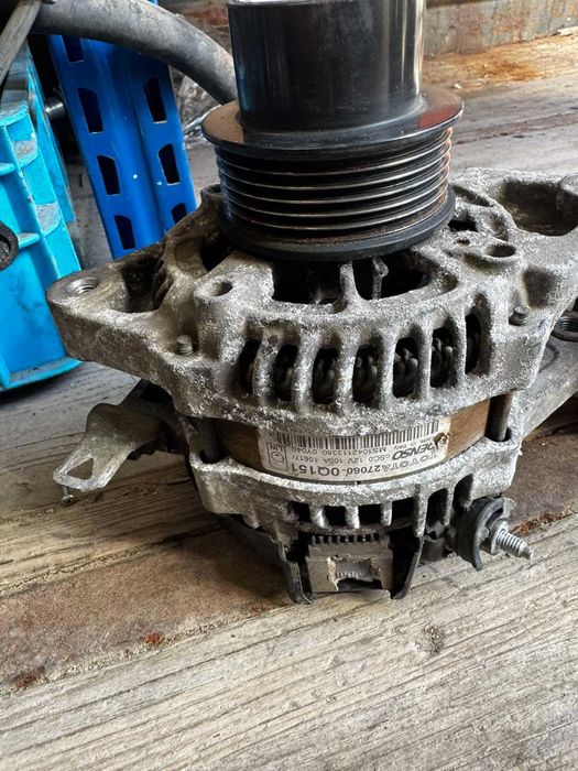 динамо за Toyota Yaris 2017г. 1.0i