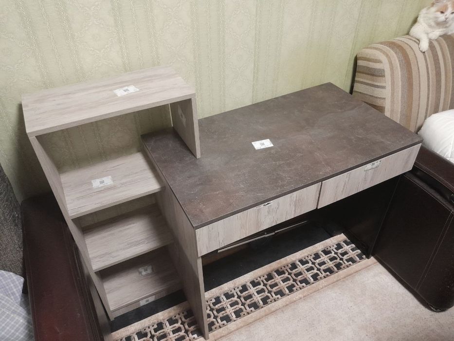 Стол письменный, новый