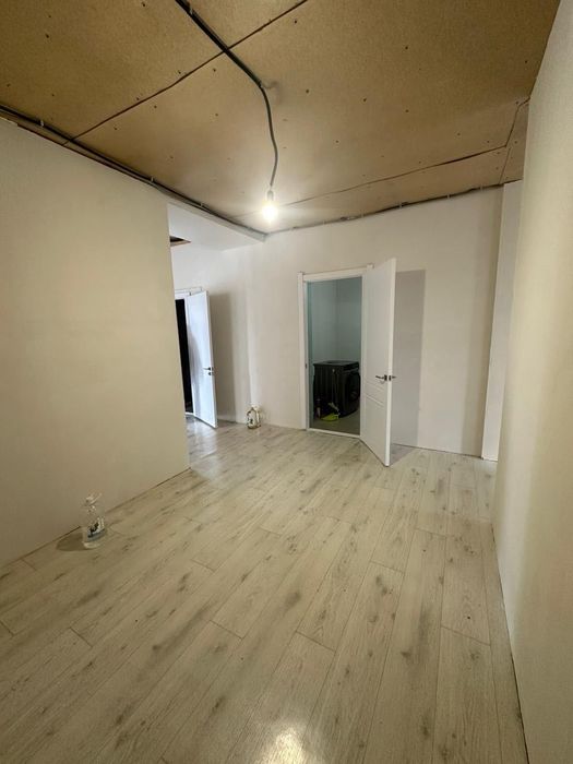 Продам дом с хозпостройками и земельным участком