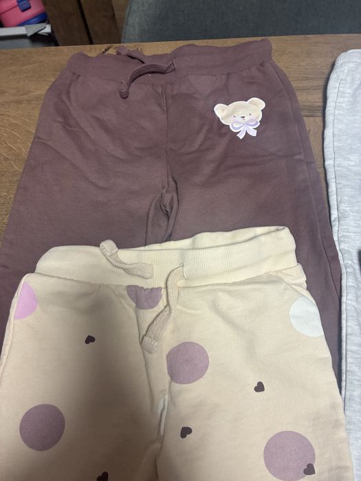 Чисто нови долнища за момиче 98 см