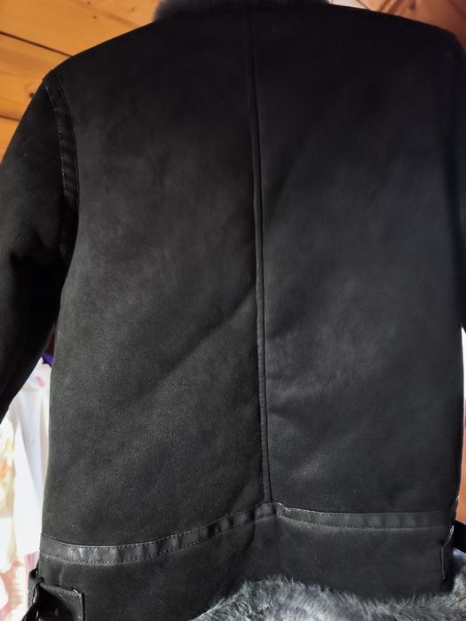 Jachetă de piele întoarsă cu blană pe interior