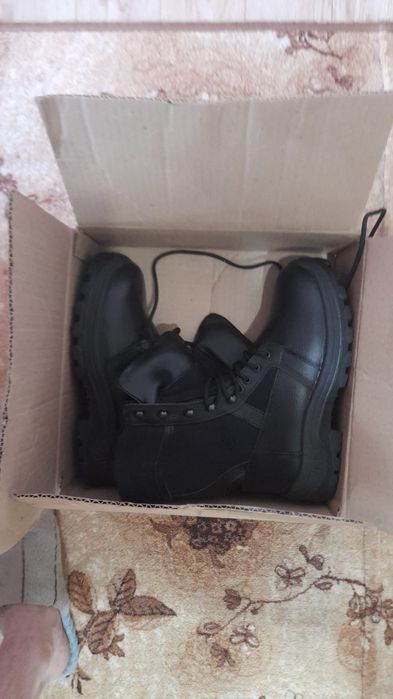 Продам берцы новыйе 43размер