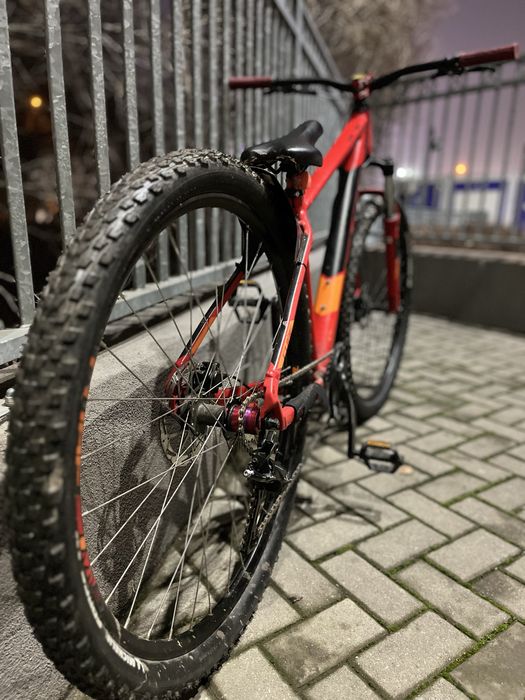 Vand bicicleta CUBE dirt jumper