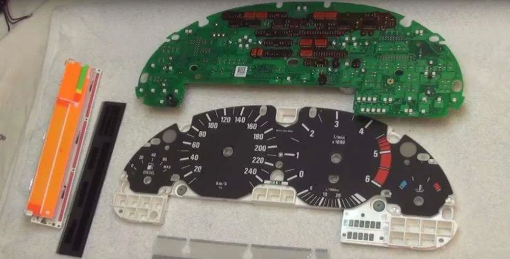 bordBMW e36 e38 e39 e53,mercedesW2xx, range rover pixeli morti