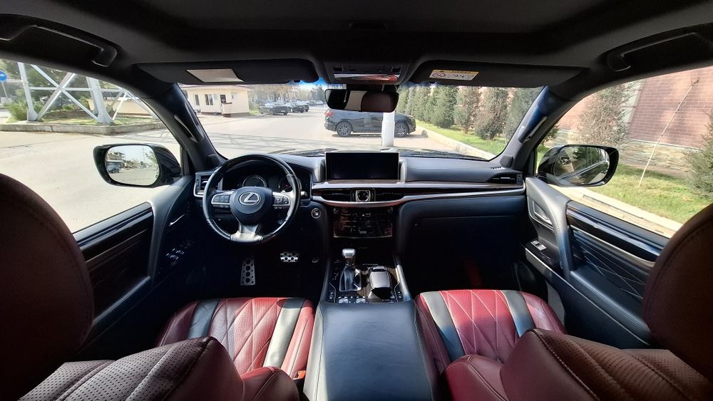 Lexus LX 570   Kuro Black Edition. Насия. савдо берлади