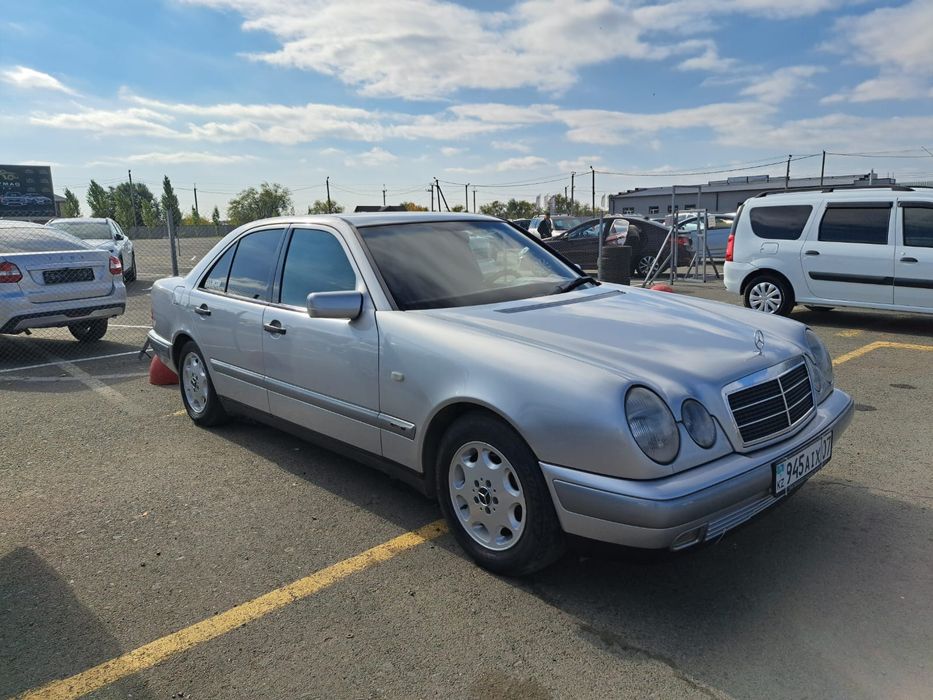 Мерседес.  Е. 200. Год 1996