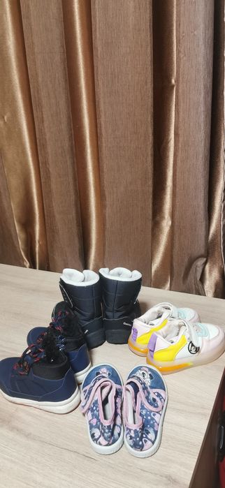 Детски обувки /4 чифта/ 24номер