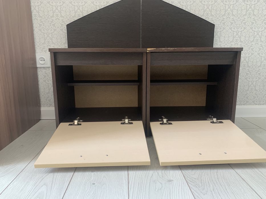 Прикроватные тумбы