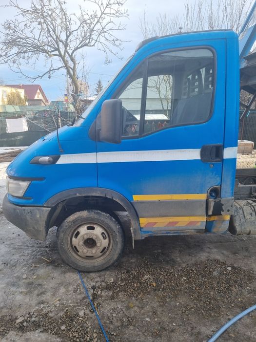 Vând carosata bascula