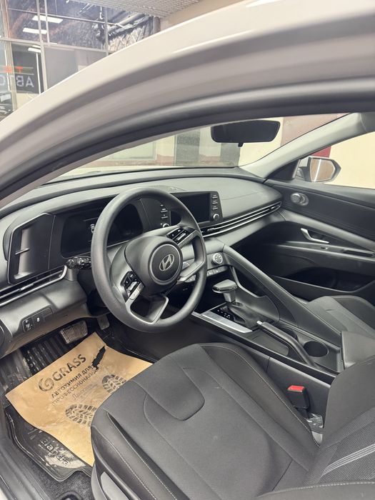 Hyundai elantra 2025