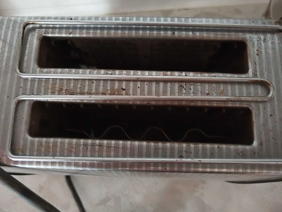 Продается тостер.