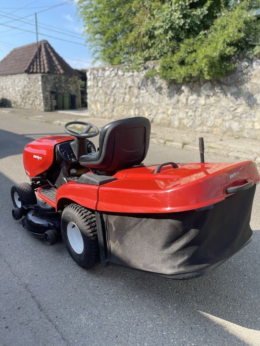 Husqvarna tractoras de tuns iarba V2