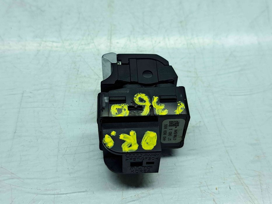 Buton geam dreapta fata Audi A4 (8W2, B9) [Fabr 2015-2023] 4M0959855