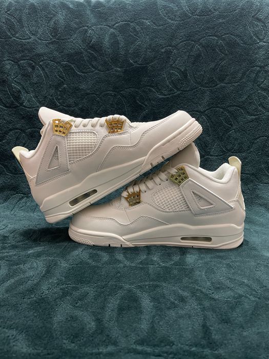Jordan 4 metalic gold