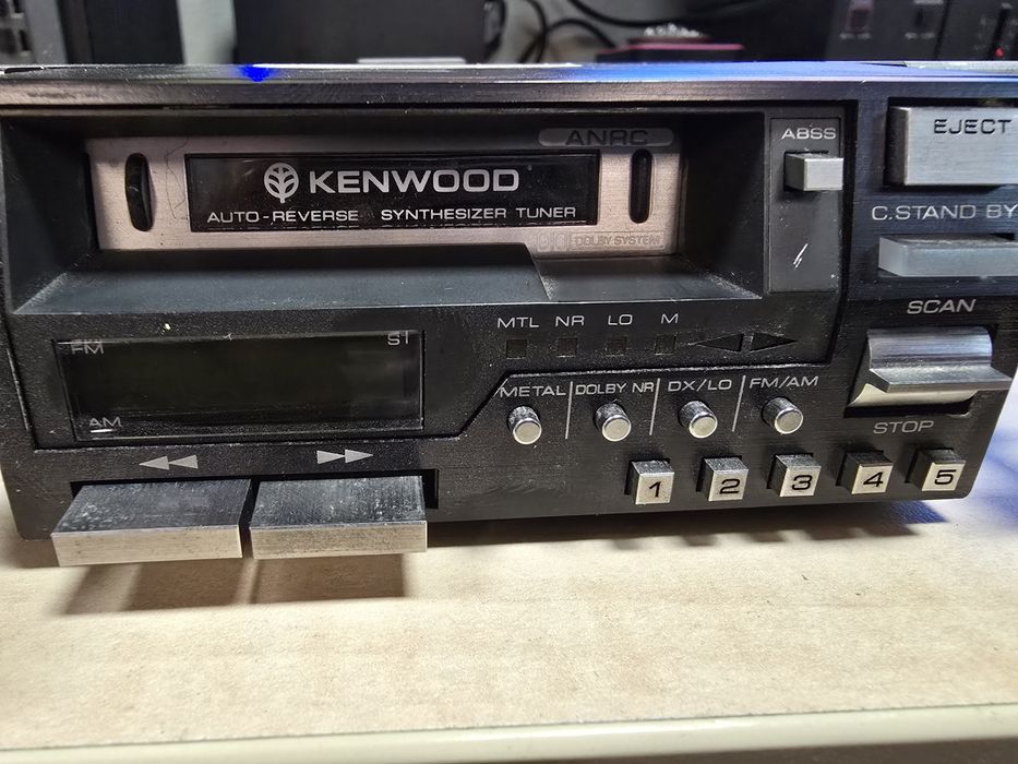Radiocasetofon auto Kenwood krc-722 cu amplificator kac-887