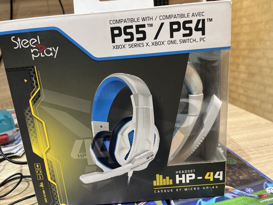 продавам геймърски слушалки съвместими с PS4 и PS5