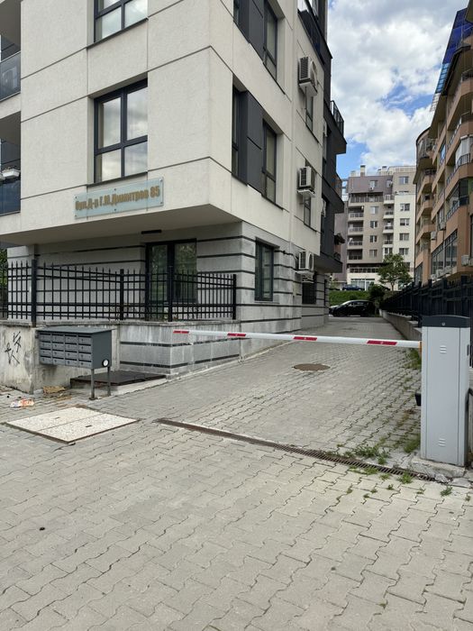 Паркомясто Под Наем до Olives City Hotel бул. Г.М Димитров