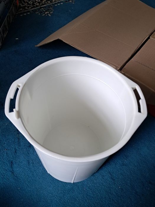 Май былғайтын сатылады. (Масляные пятна)Бағасы 20 000