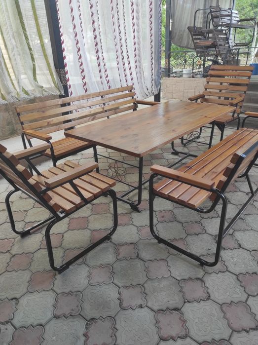 Скамейка, стол 2×1 м, 2 кресла