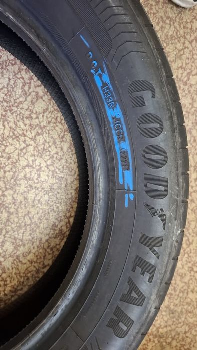 2бр летни гуми GoodYear 215 55 17