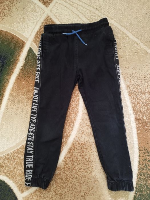 Продам джинсы ребенку