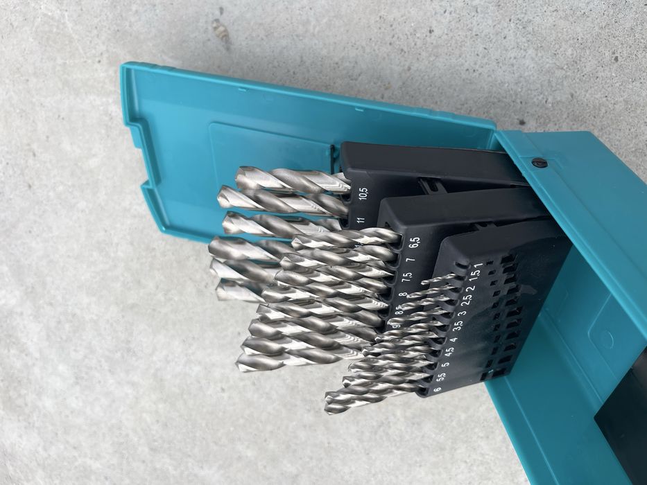 Set burghie metal Total , 25 buc