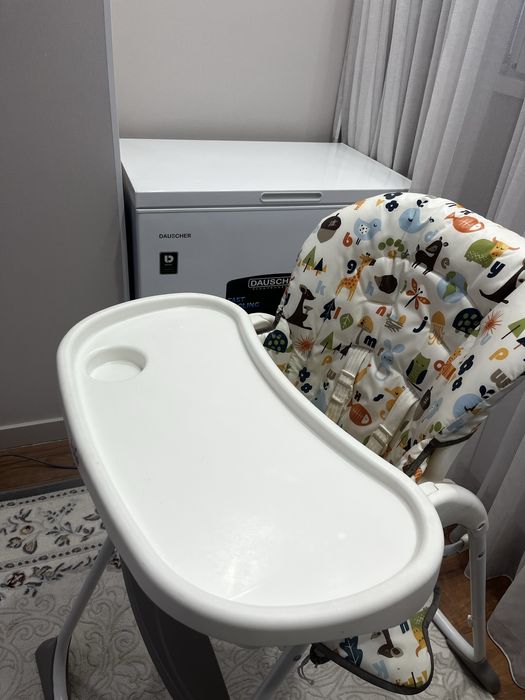 Фирмы:Joie белый детский стул