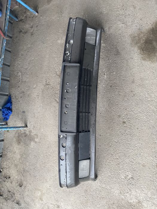 Продам бампер с туманками на е34