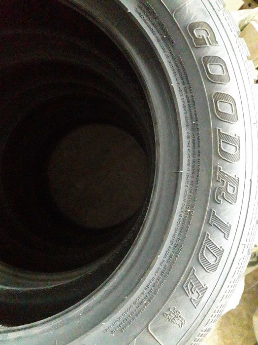 Шины зимние 215 55 R 16