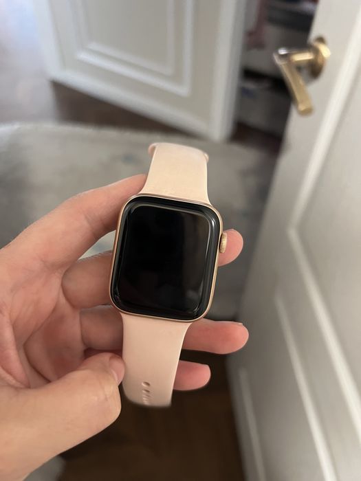 Продам часы Apple Watch