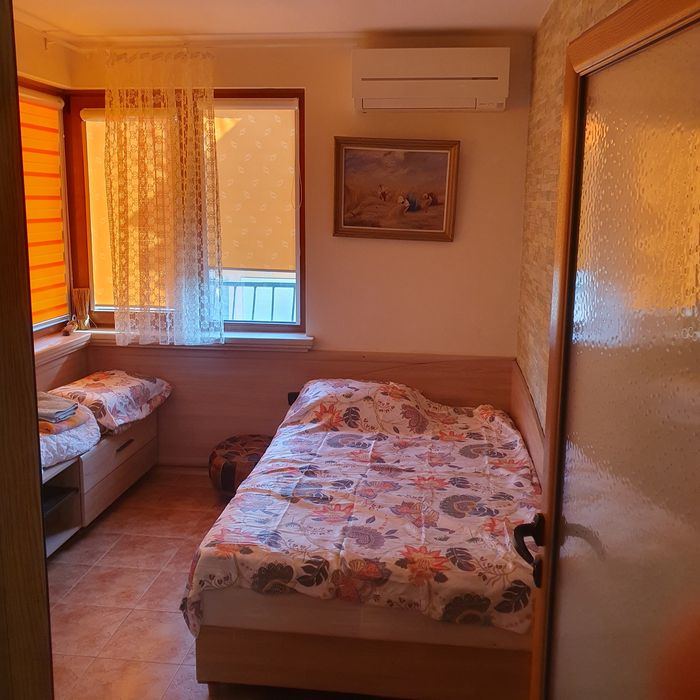 Дава се под наем Многостаен апартамент в Варна, Червен площад - 98 кв.м за 765 € - Снимка #2