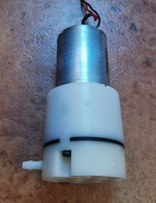 електромоторче с помпа, трансформатор и вентилатор