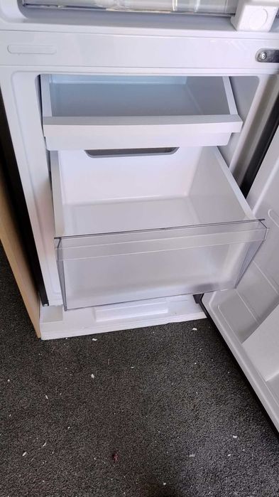 Комбиниран Хладилник с фризер Candy-Кенди 182.5 см 279 л No Frost