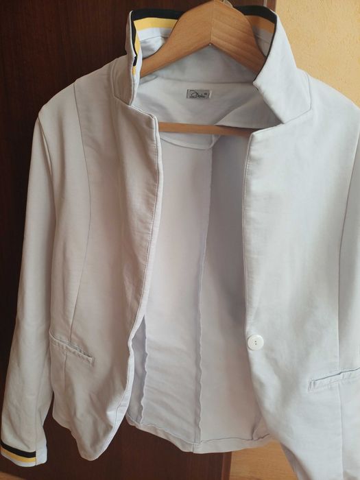 Спешно продавам сако