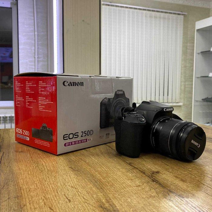 000A21 / Зеркальный фотоаппарат Canon EOS 250D / sk153496