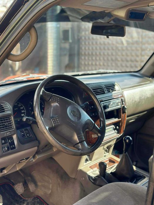 Продавам джип Ниссан Патрол