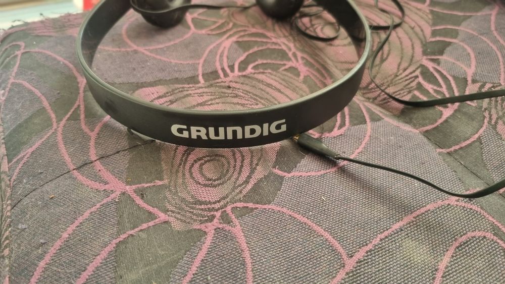 Слушалки Grundig