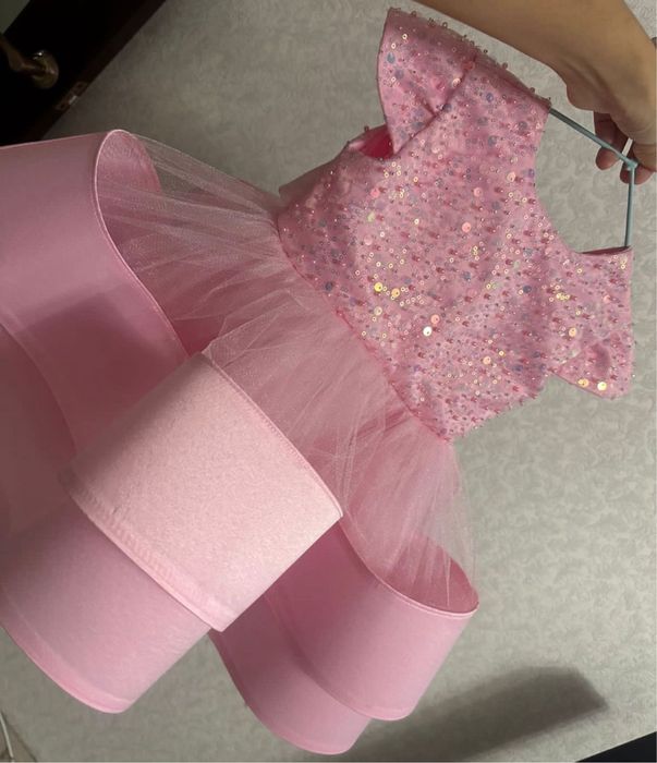 Продам пышную платье на девочку