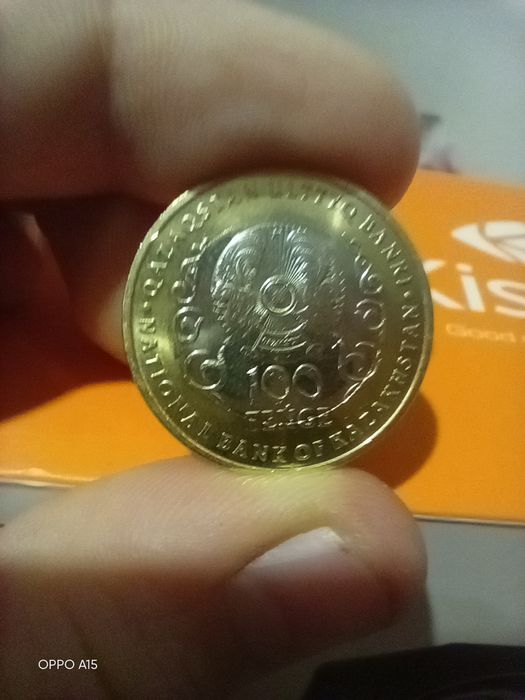 Продам монеты за 10.000 две