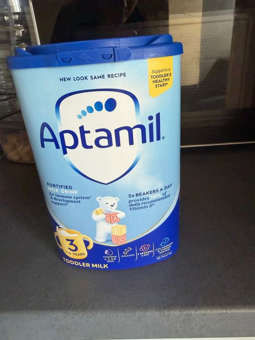 Адаптирано мляко аптамил Англия