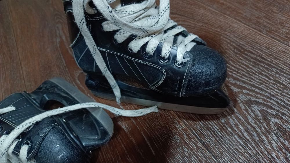 Продам коньки детские