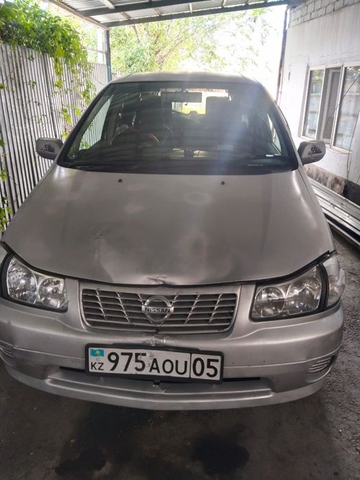 Продам машину Nissan