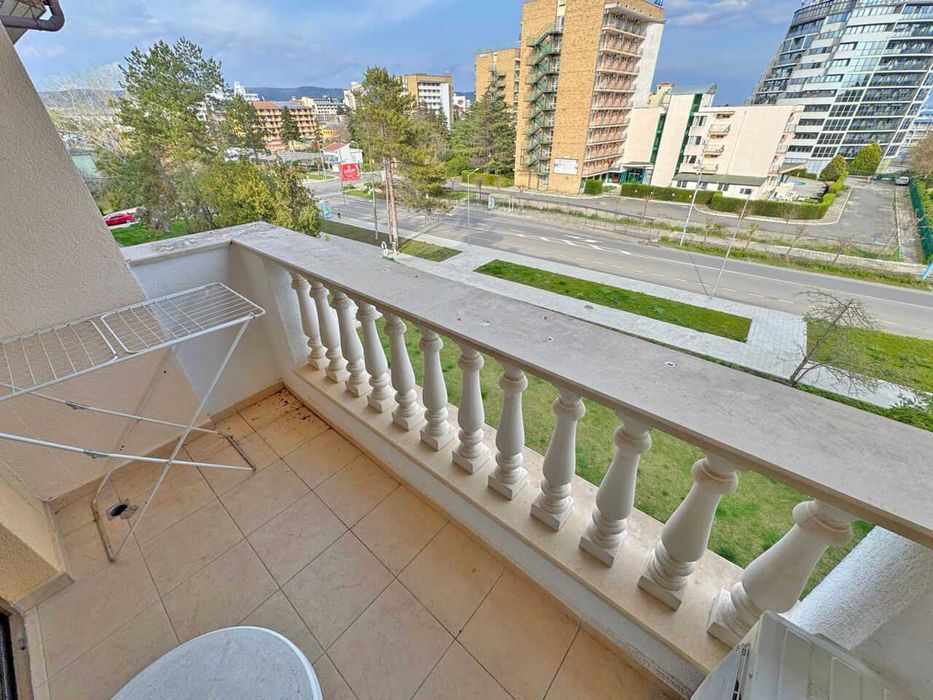 Продава се Двустаен апартамент в к.к. Слънчев бряг - 58 кв.м за 1319 €/кв.м - Снимка #2