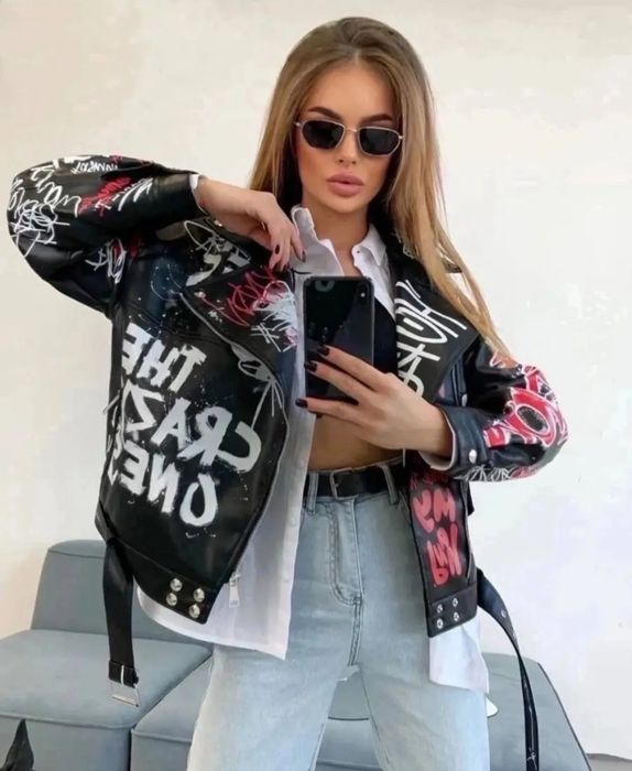 Стильная женская куртка Oversize